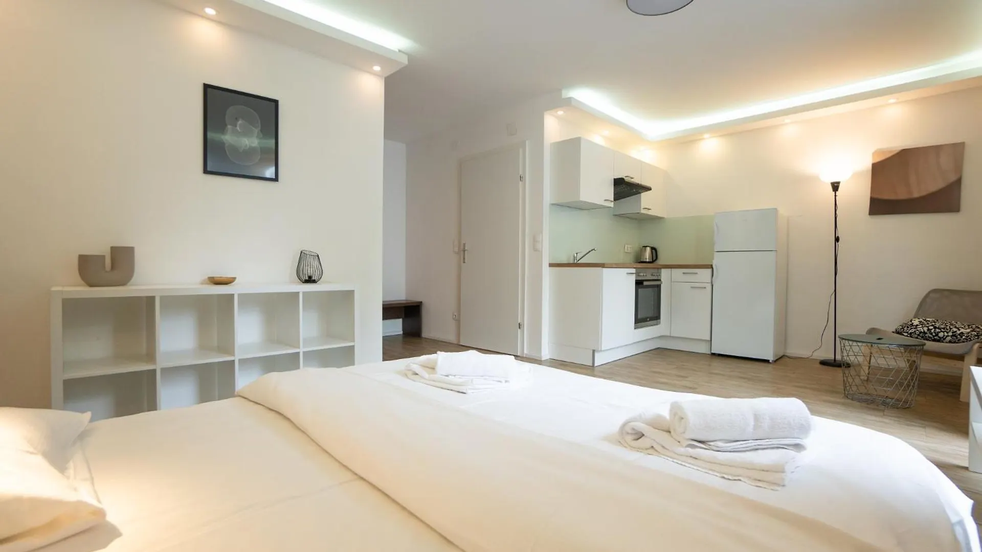 Comfort Studio With Queen-Size Bed, Self Check-In Vienna 0*,  Austria
