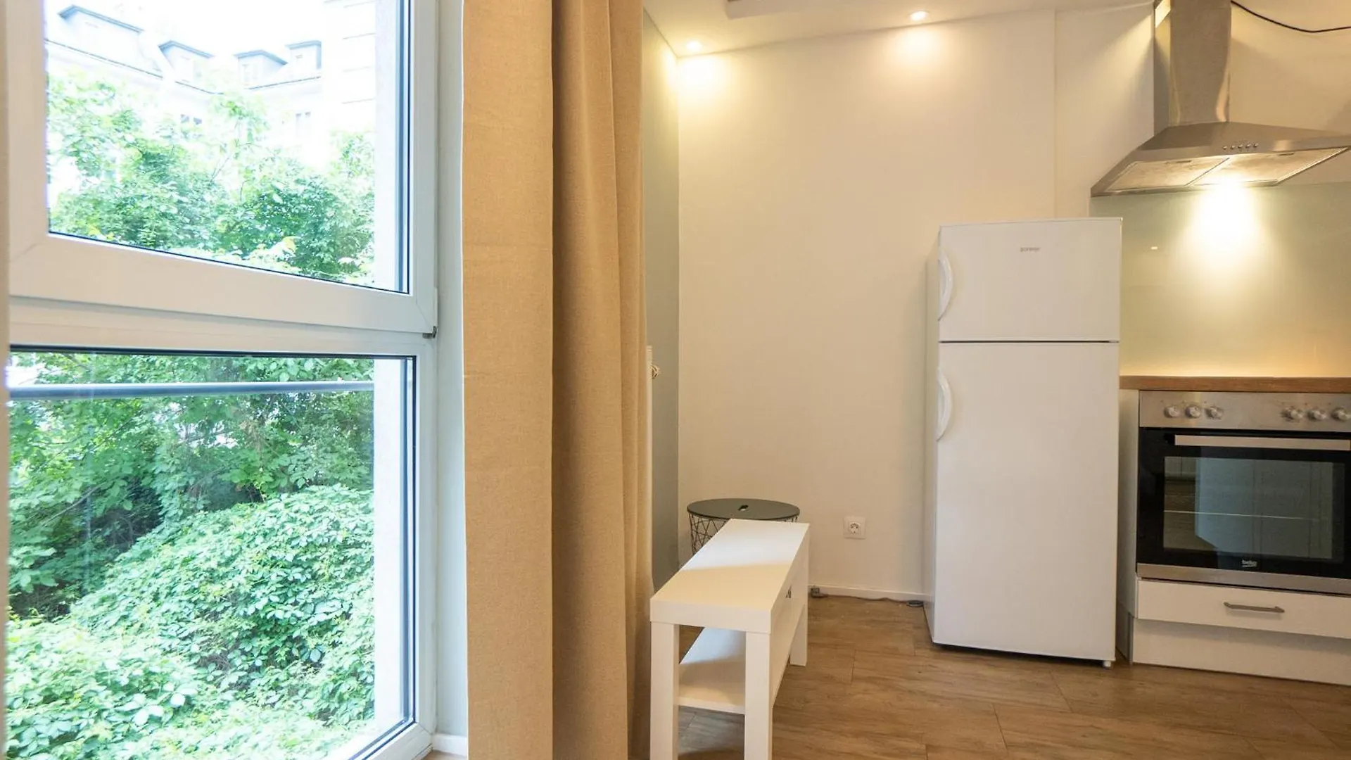 Comfort Studio With Queen-Size Bed, Self Check-In Vienna Apartment