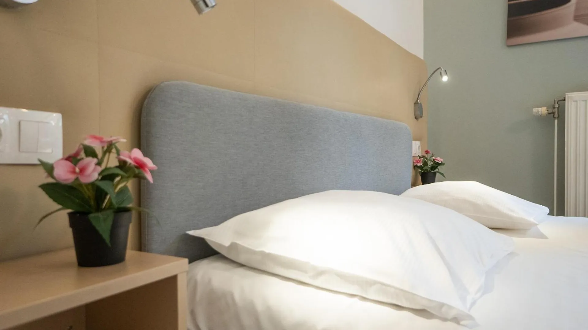 Comfort Studio With Queen-Size Bed, Self Check-In Vienna Apartment