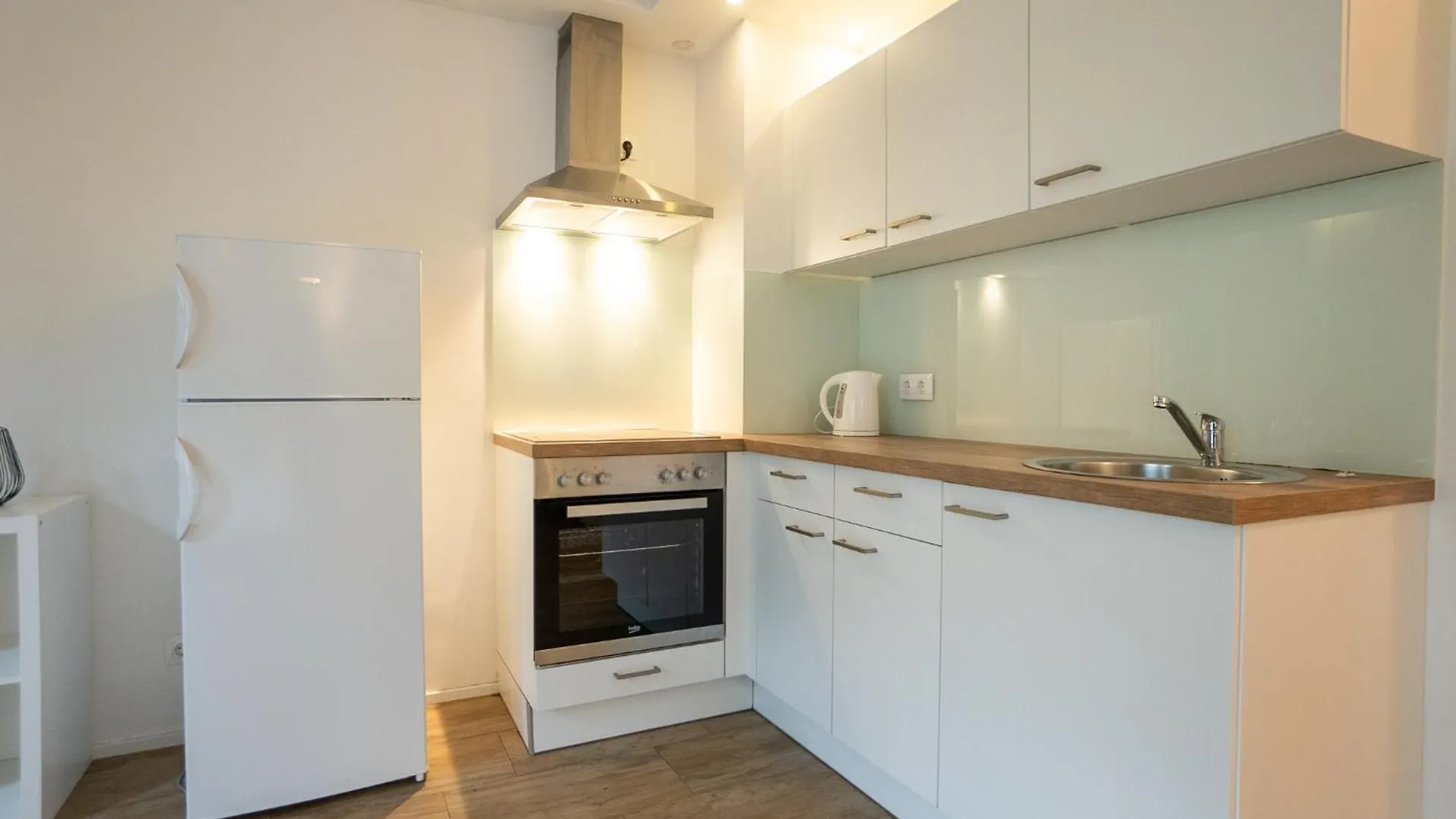 Comfort Studio With Queen-Size Bed, Self Check-In Vienna