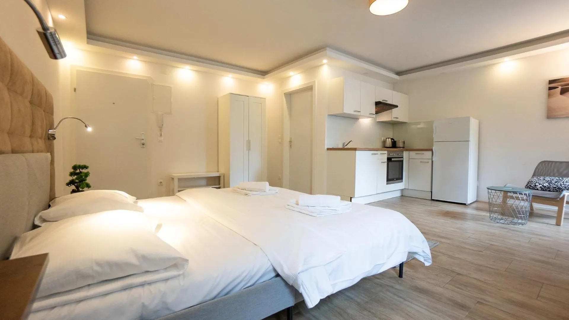 Apartment Comfort Studio With Queen-Size Bed, Self Check-In Vienna