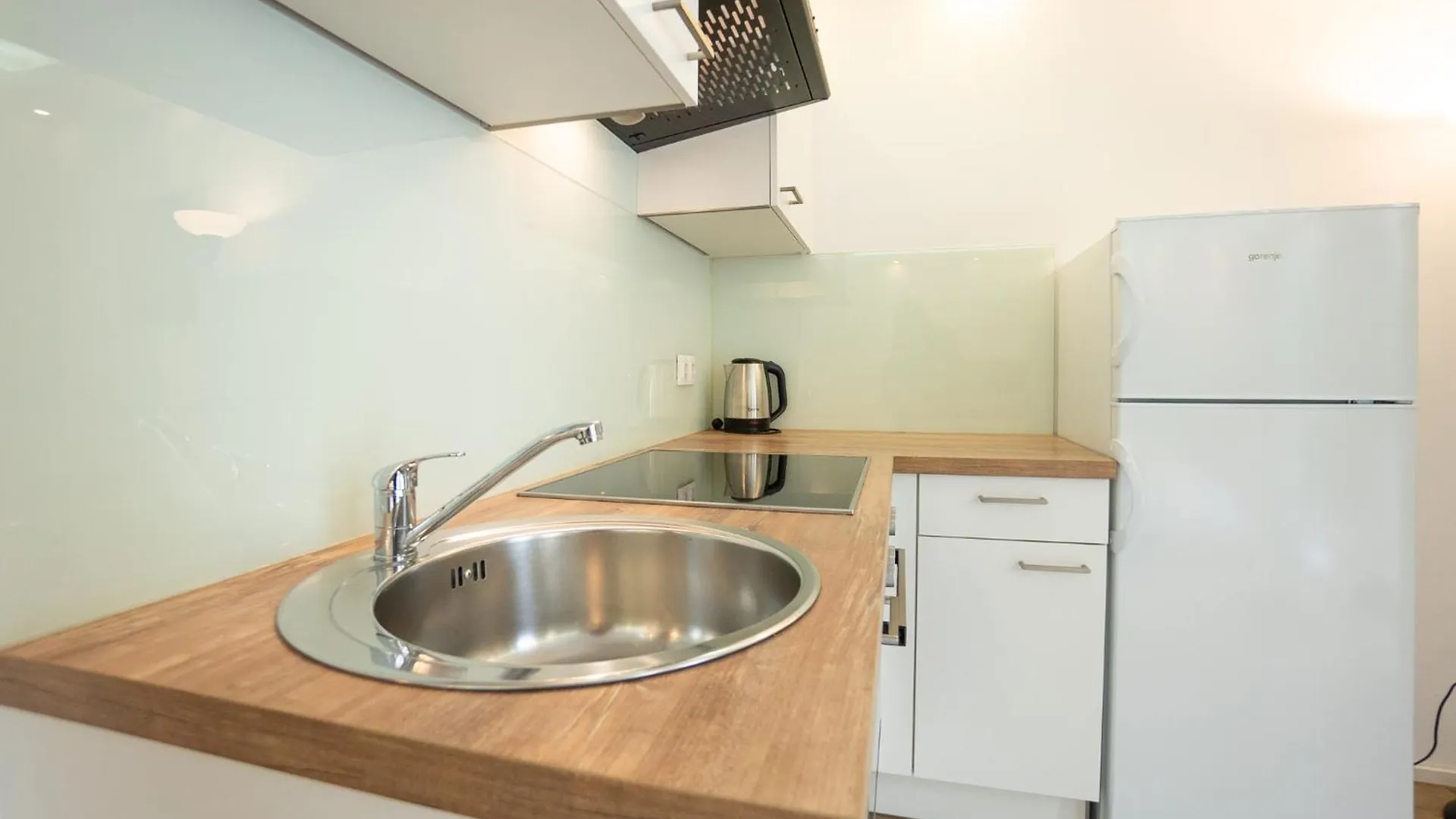Comfort Studio With Queen-Size Bed, Self Check-In Vienna 0*,  Austria