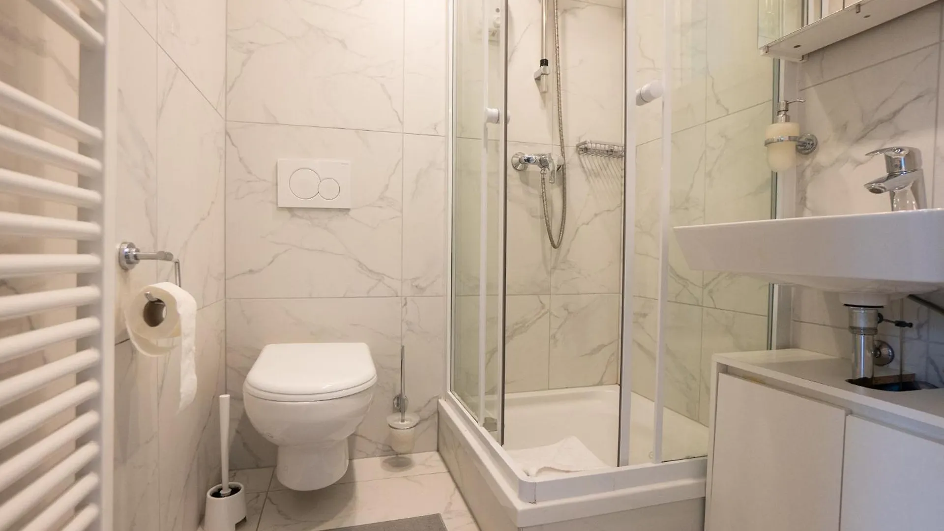 Apartment Comfort Studio With Queen-Size Bed, Self Check-In Vienna Austria