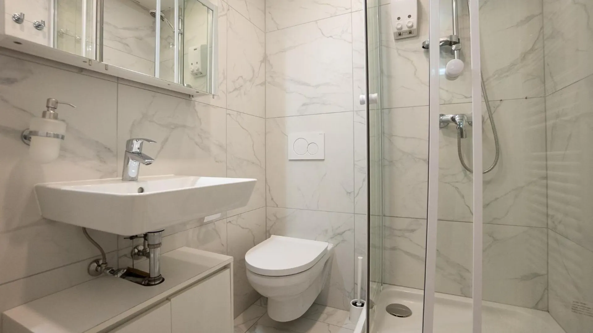Comfort Studio With Queen-Size Bed, Self Check-In Vienna